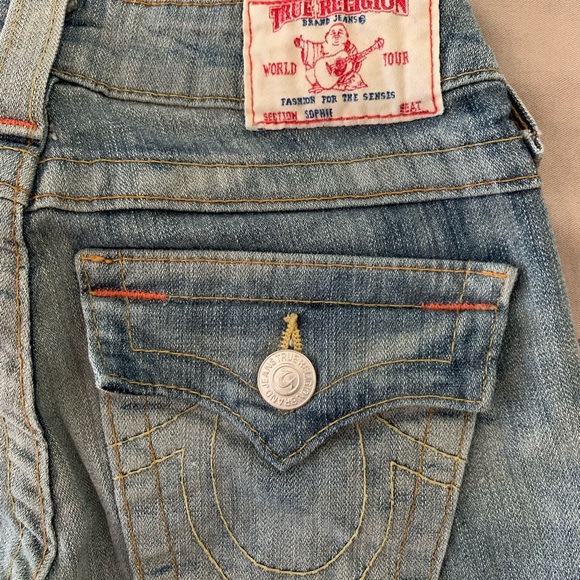 True Religion cuffed Bermuda Jean Shorts - Picture 4 of 4